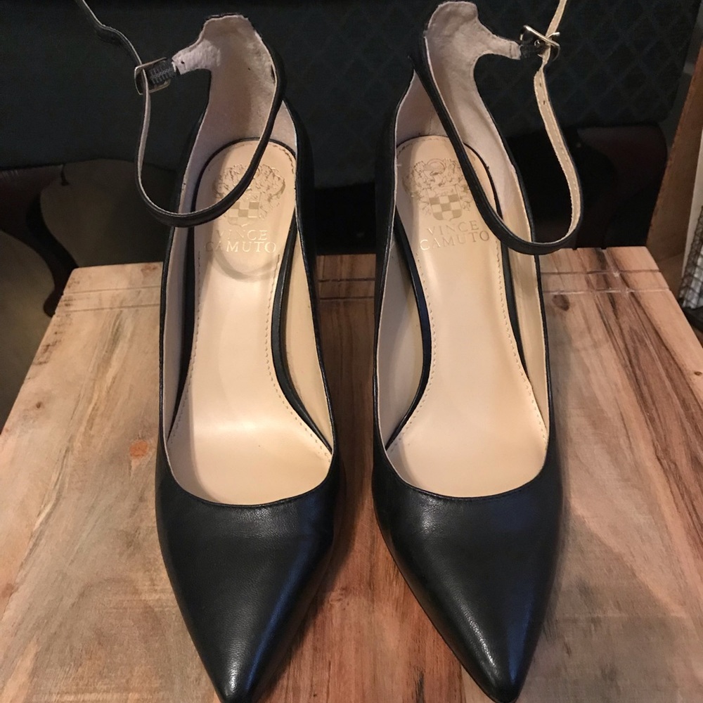 Vince Camuto Black Pumps